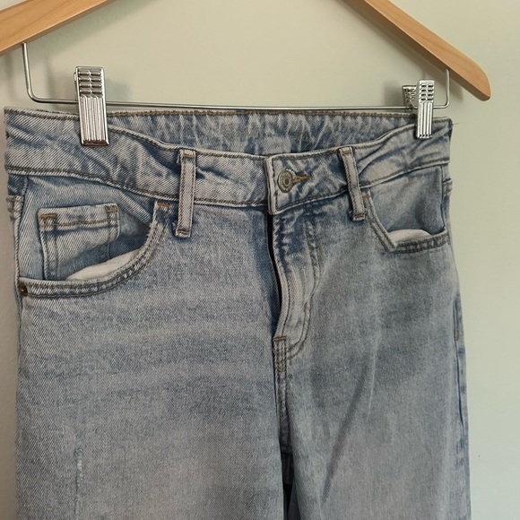 Stylish Light Blue Distressed Women's Jeans - Picture 2 of 4